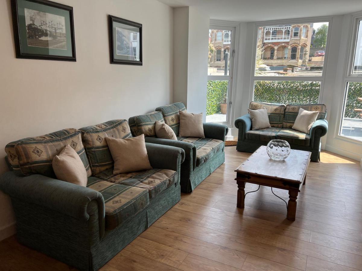 Beautiful Apartment,No 1, With Parking Ilfracombe Eksteriør billede