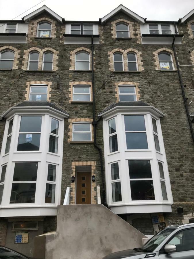 Beautiful Apartment,No 1, With Parking Ilfracombe Eksteriør billede